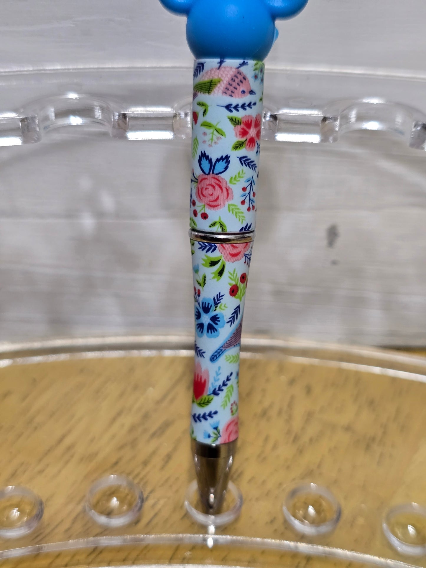 Beaded mouse pens