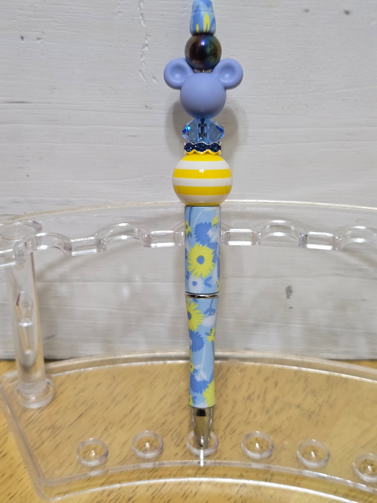Beaded mouse pens