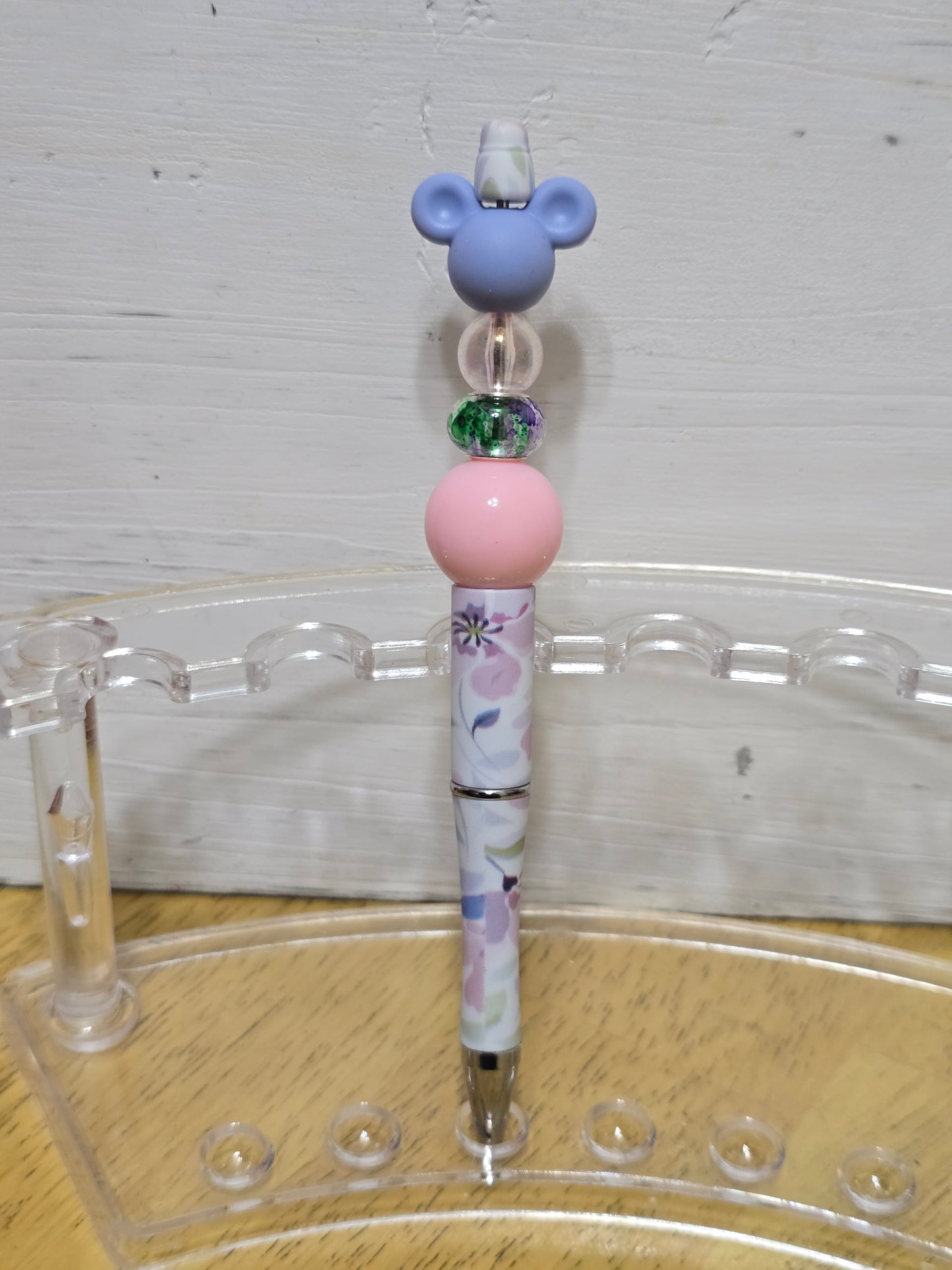 Beaded mouse pens