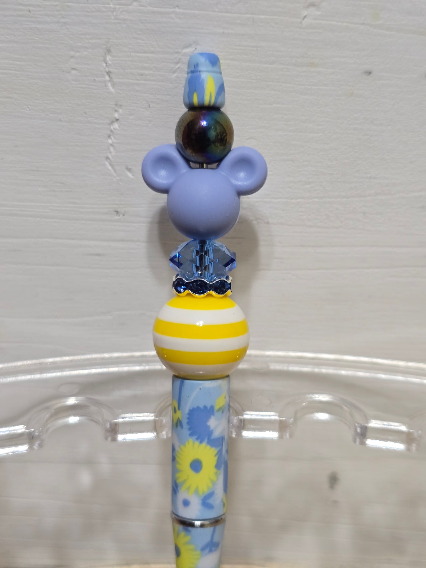 Beaded mouse pens