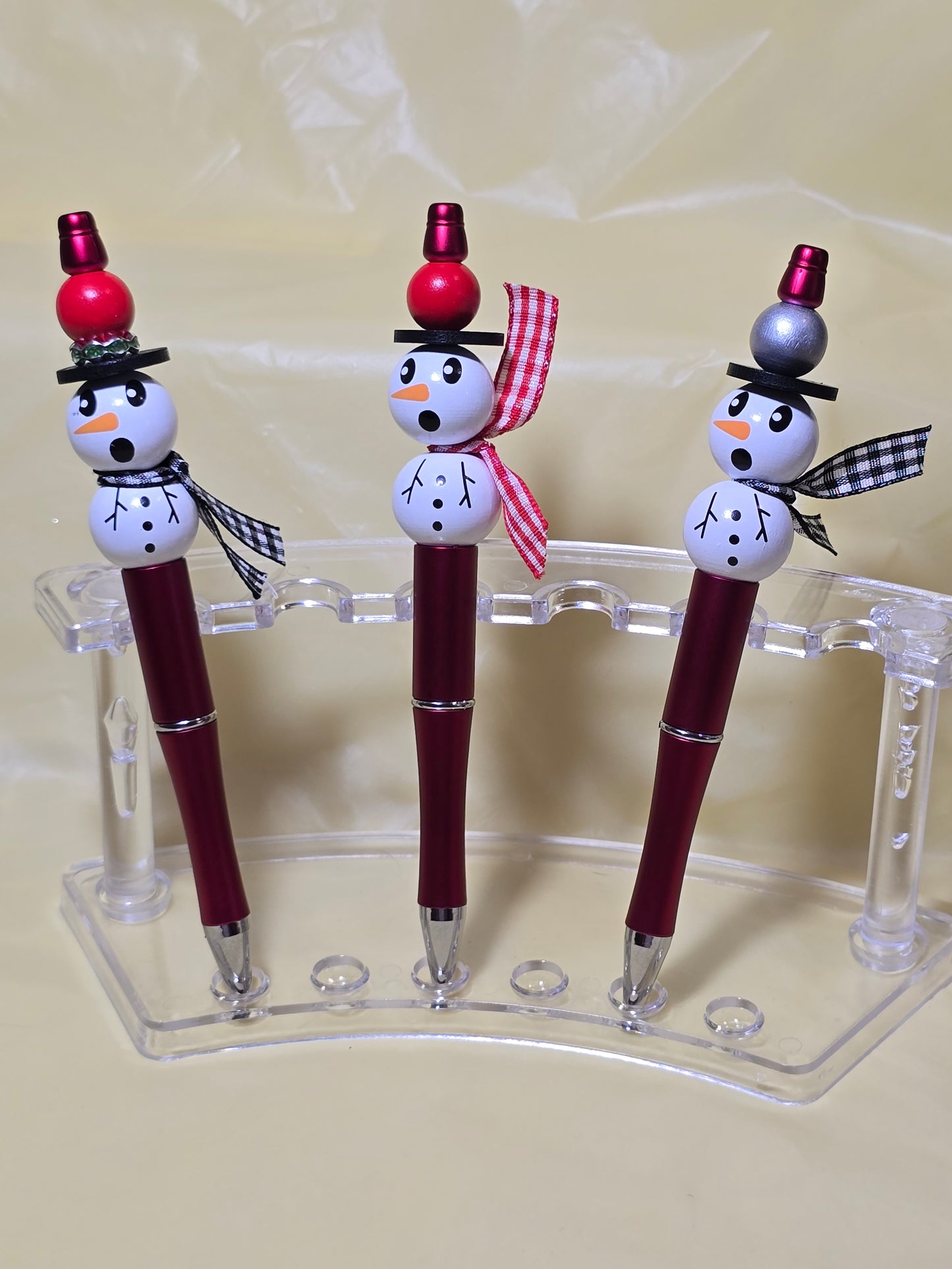 Snowman pens