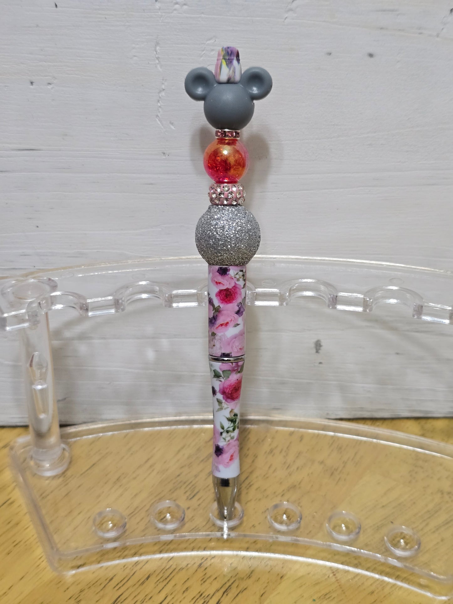 Beaded mouse pens