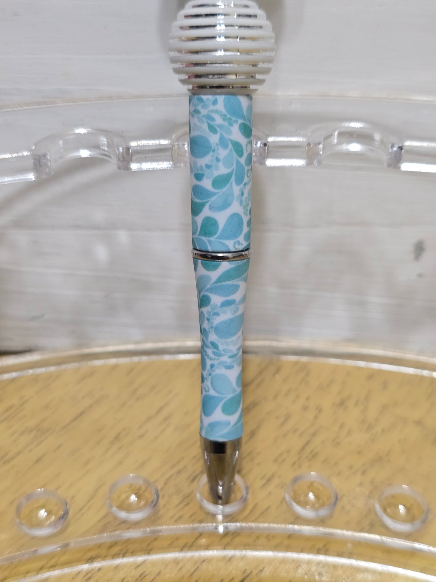 Beaded mouse pens