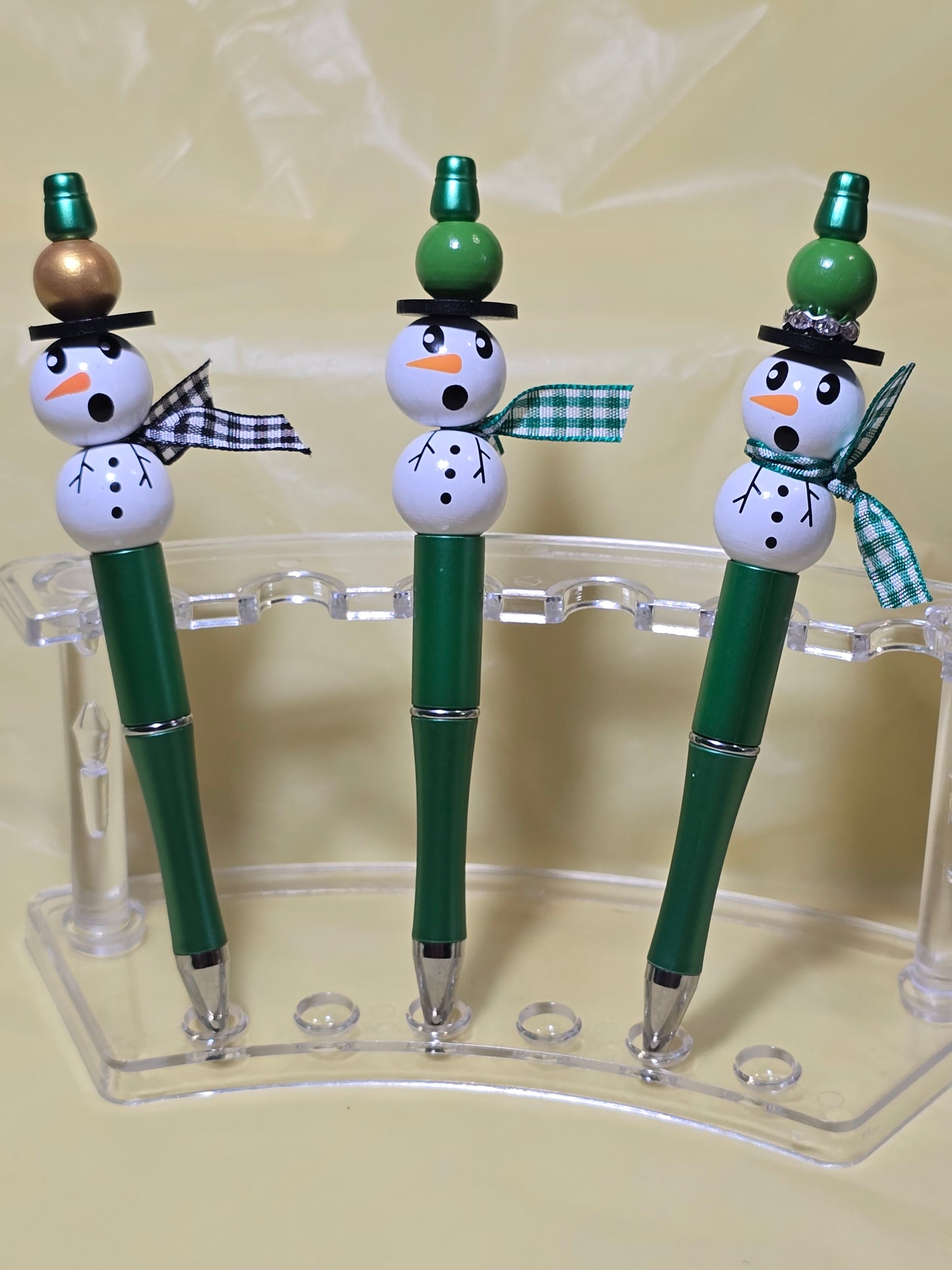Snowman pens