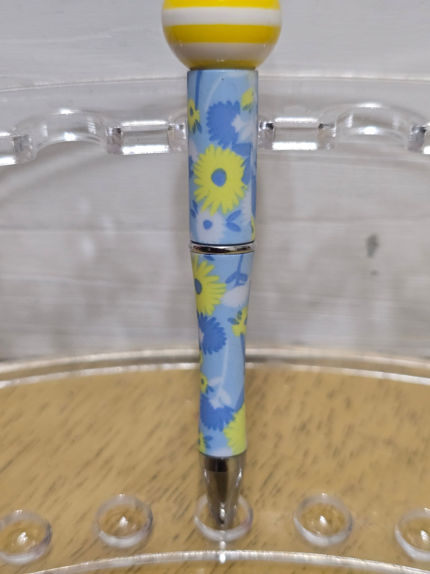 Beaded mouse pens
