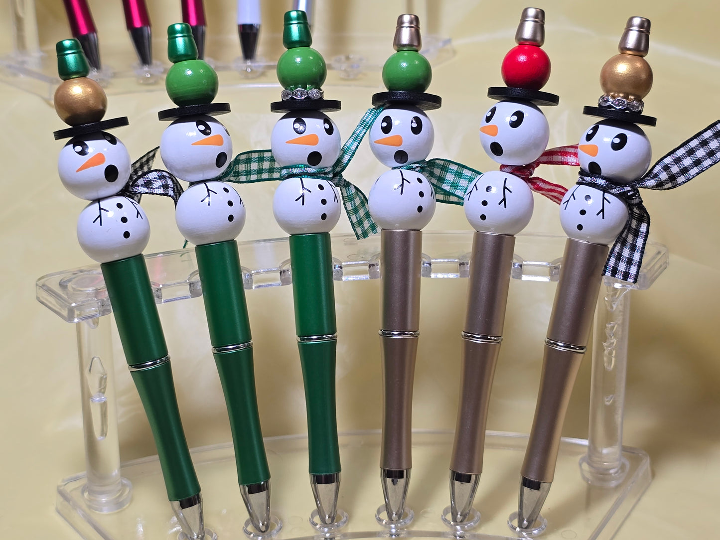Snowman pens