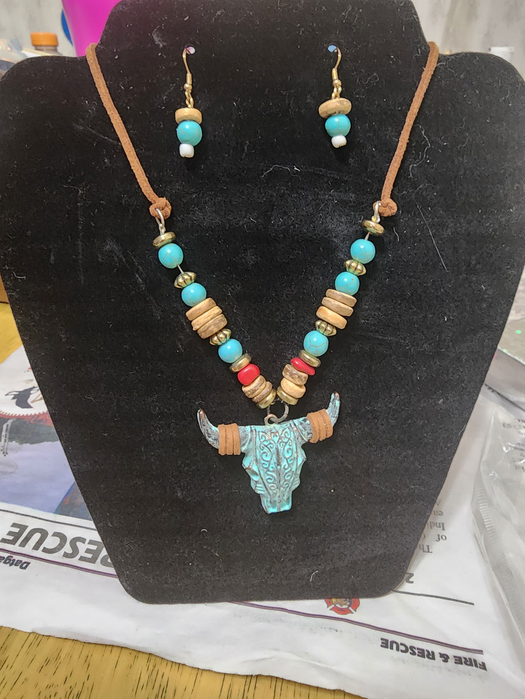 Necklace and earring set