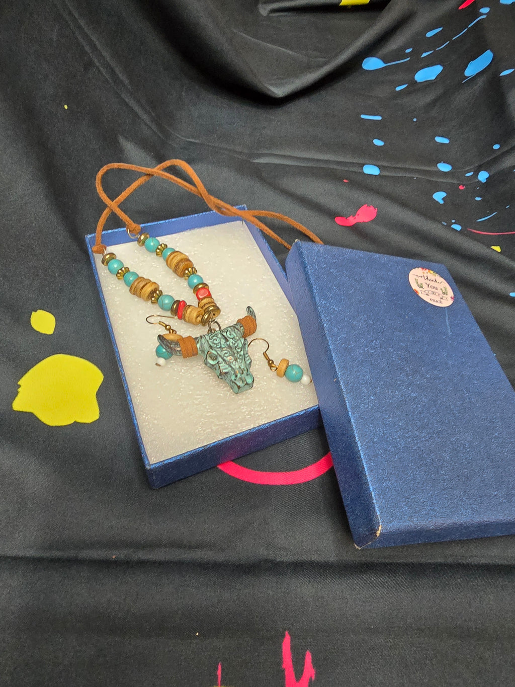 Necklace and earring set