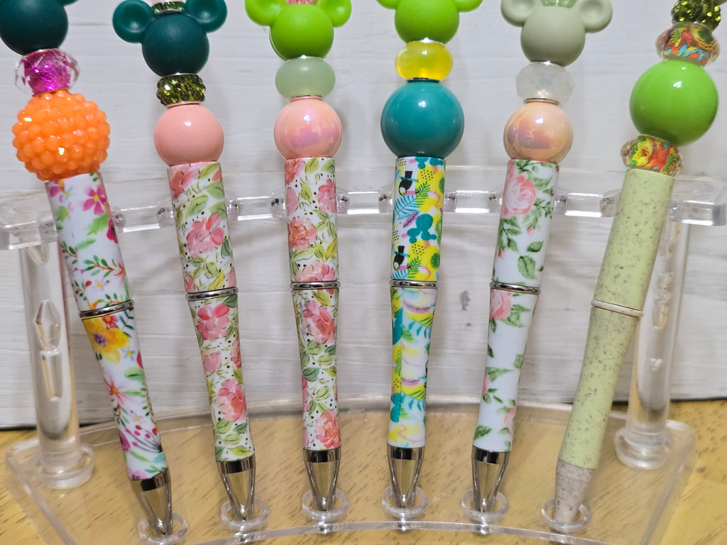 Beaded mouse pens