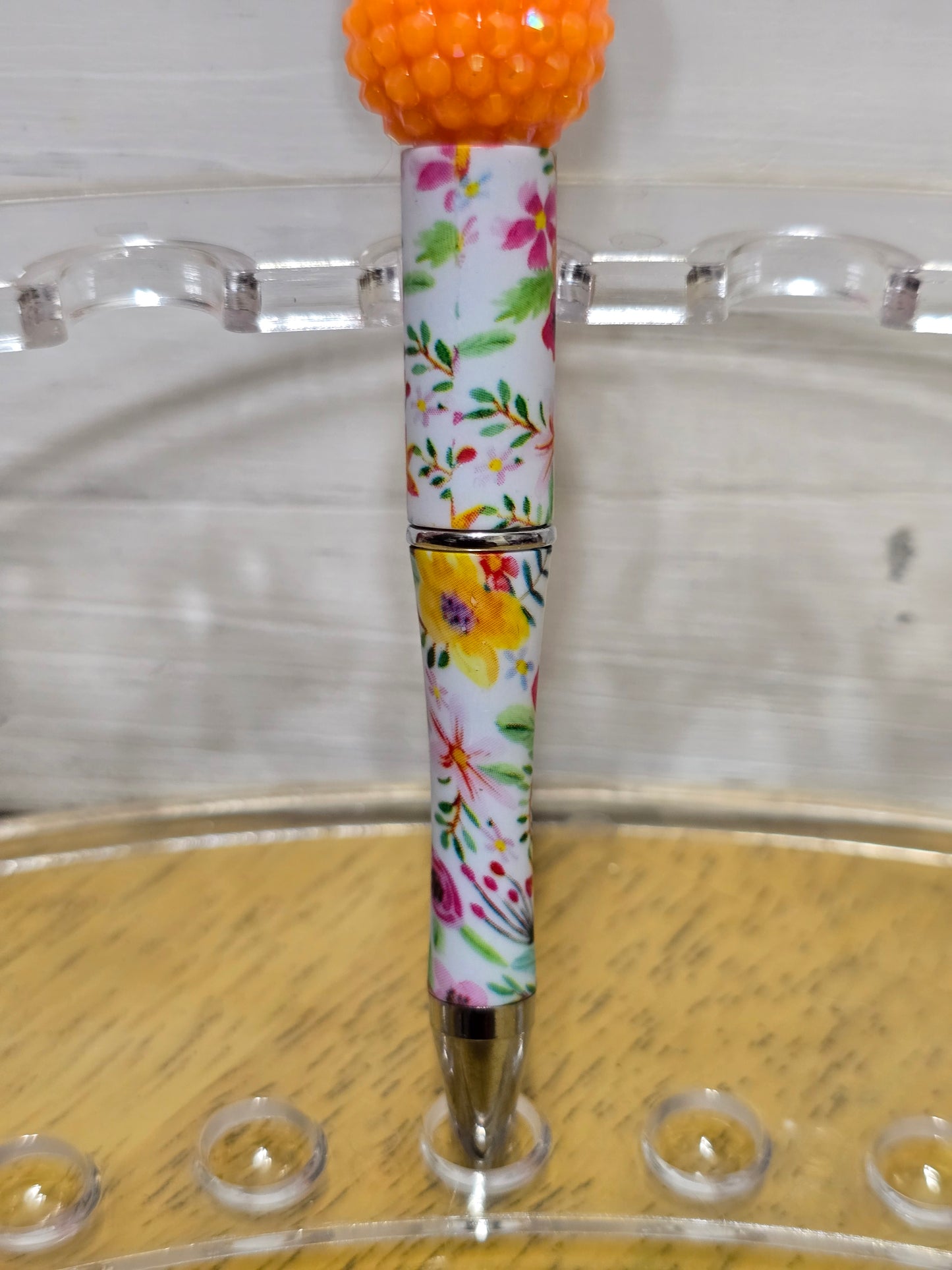 Beaded mouse pens