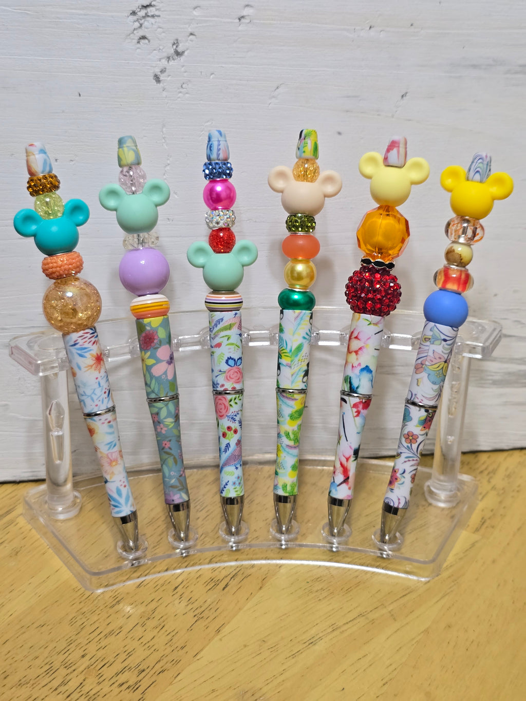 Beaded mouse pens