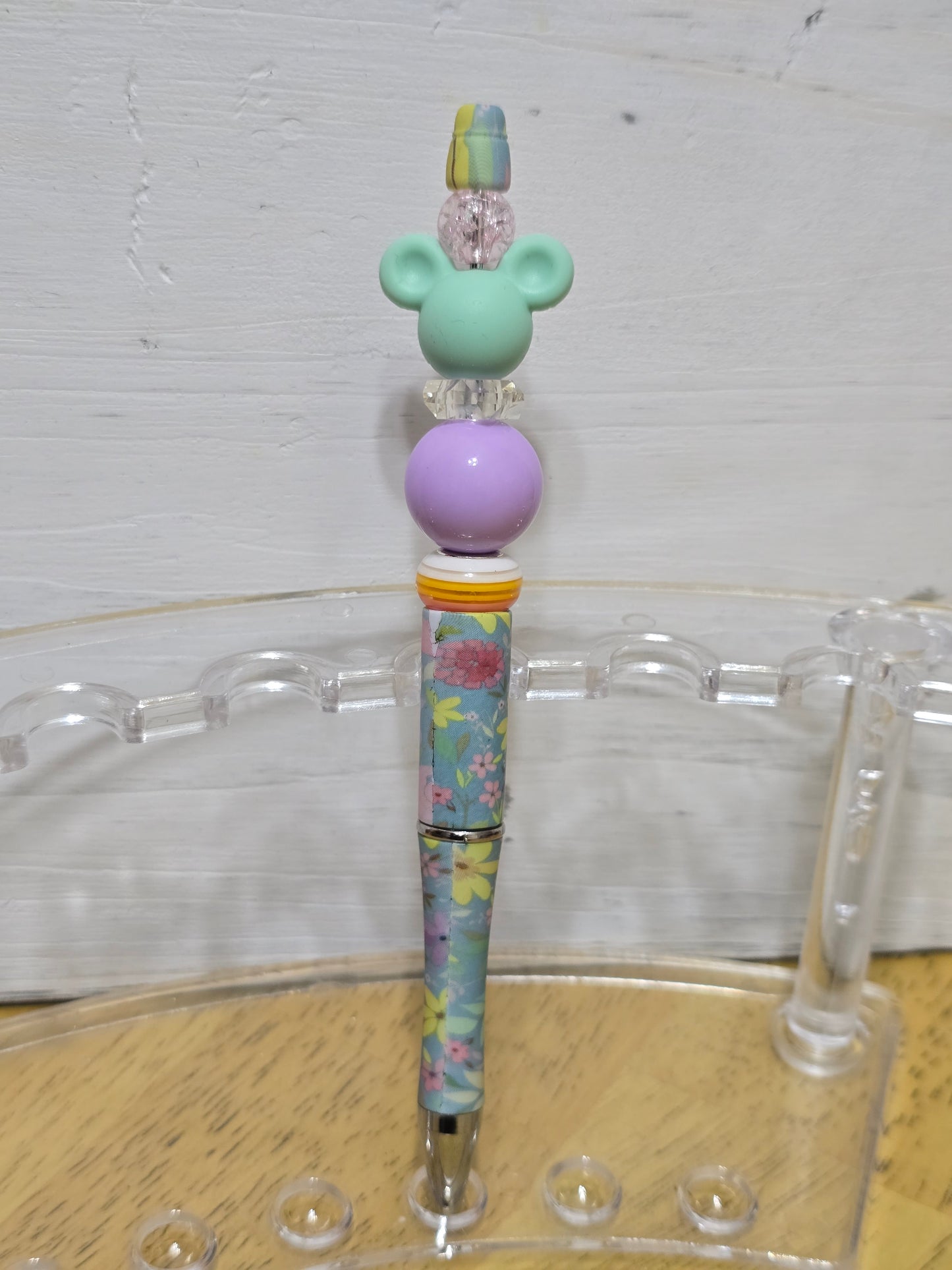Beaded mouse pens