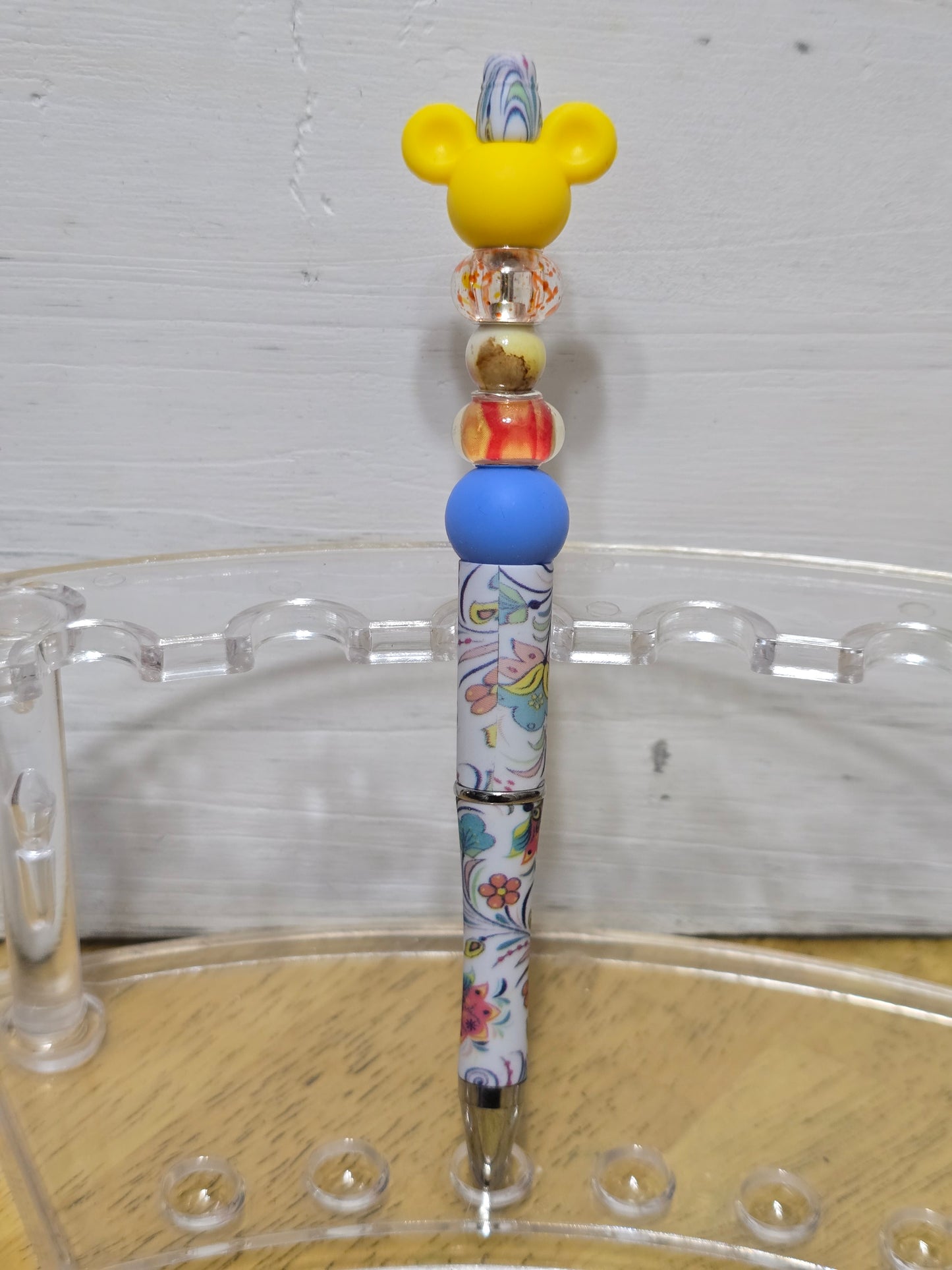 Beaded mouse pens