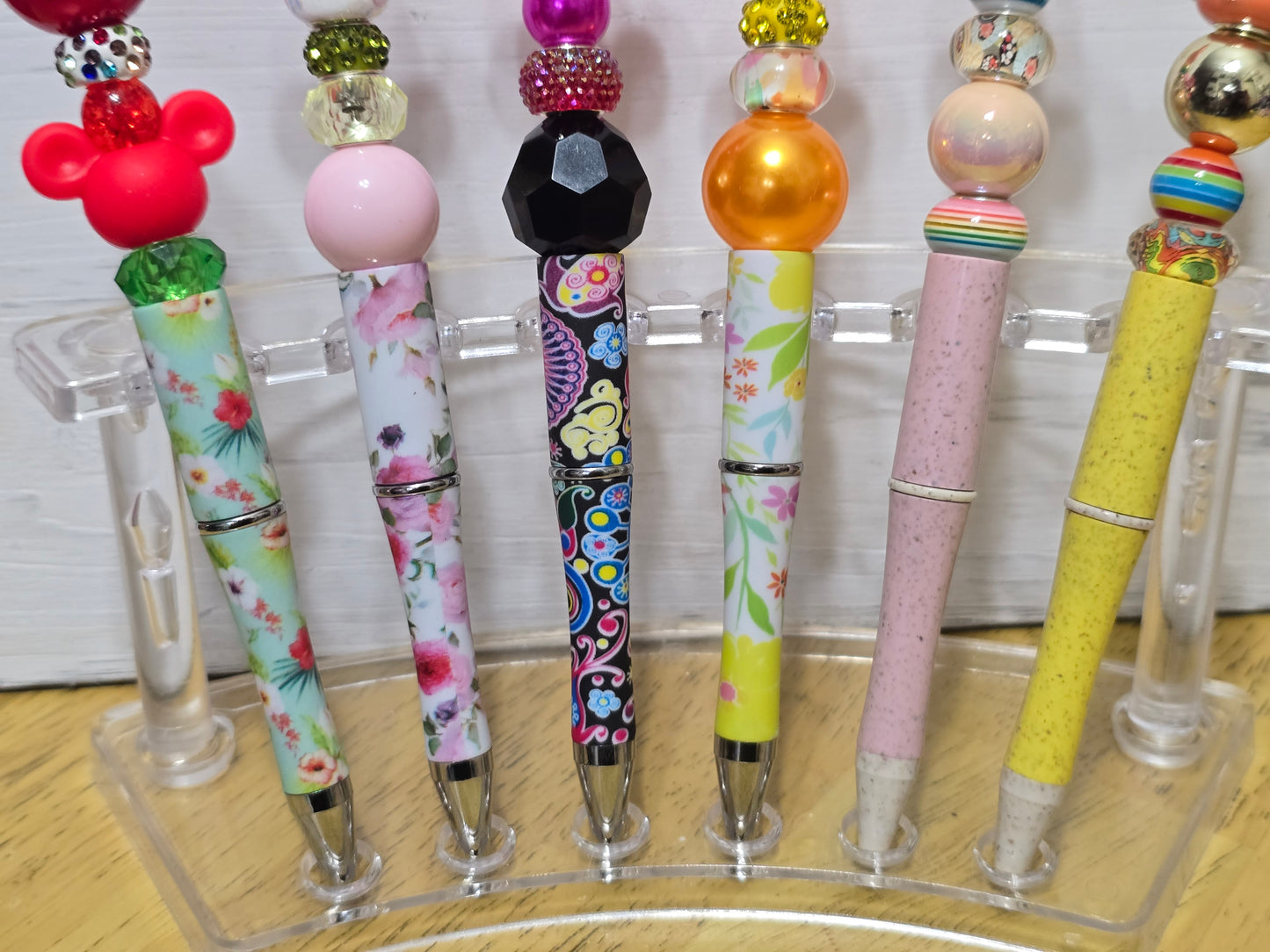 Beaded mouse pens