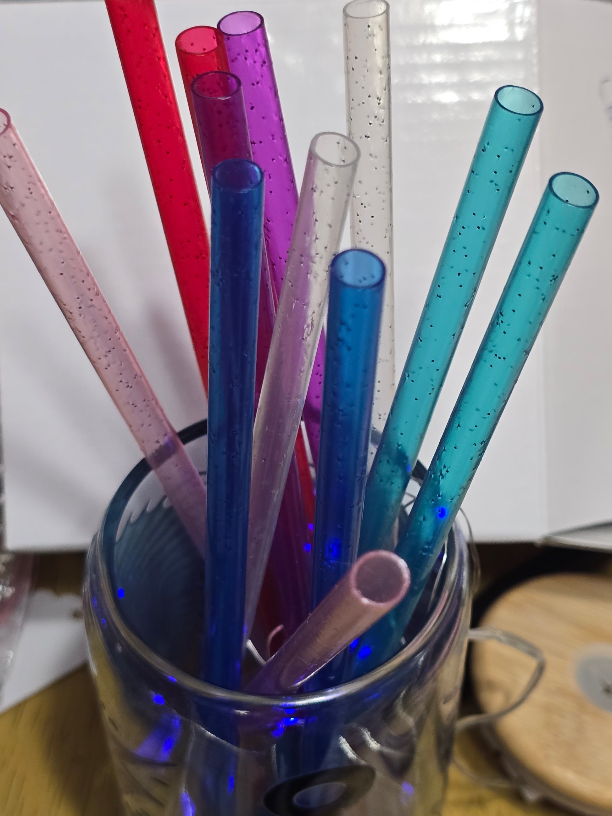 Plastic sparkly straws