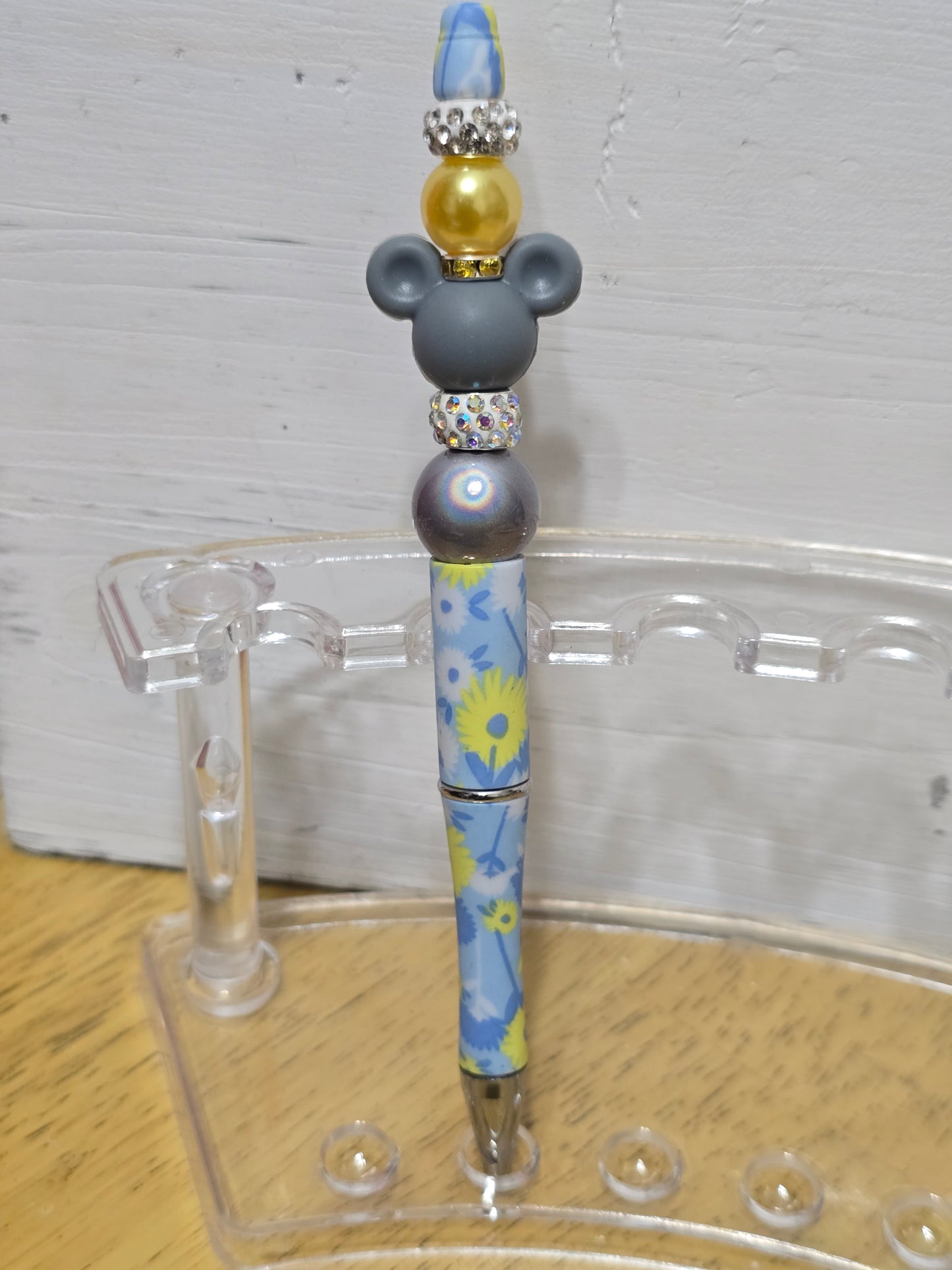 Beaded mouse pens