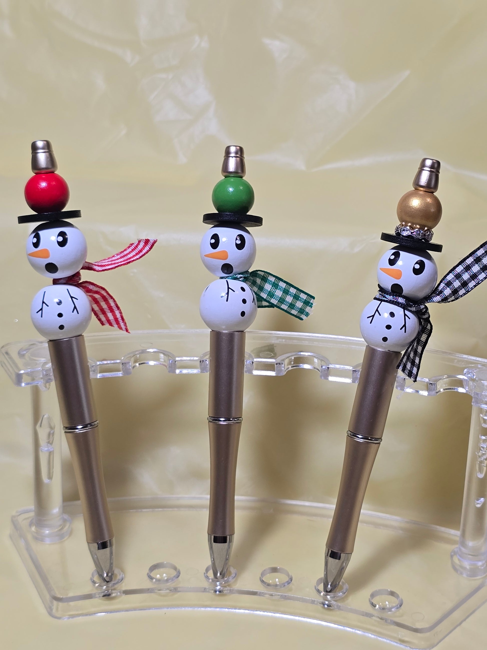 Snowman pens