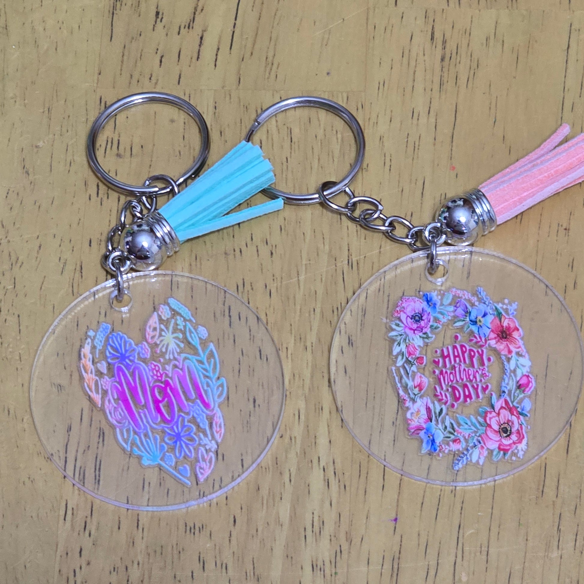 Round keychains with Tassle