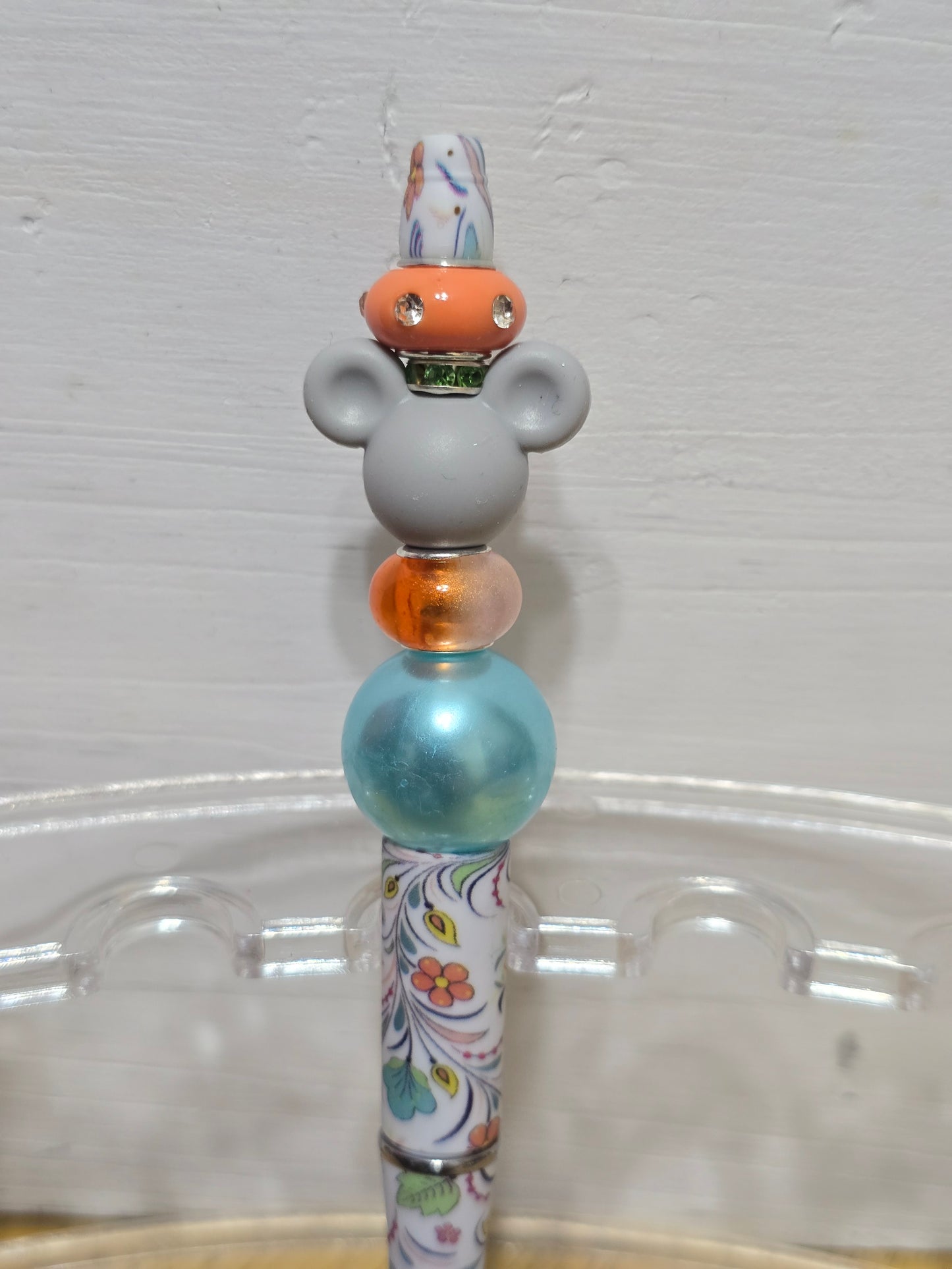 Beaded mouse pens