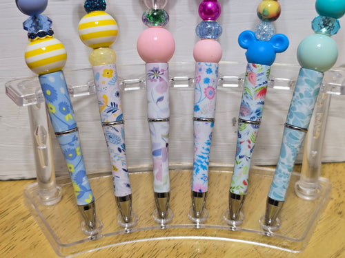 Beaded mouse pens