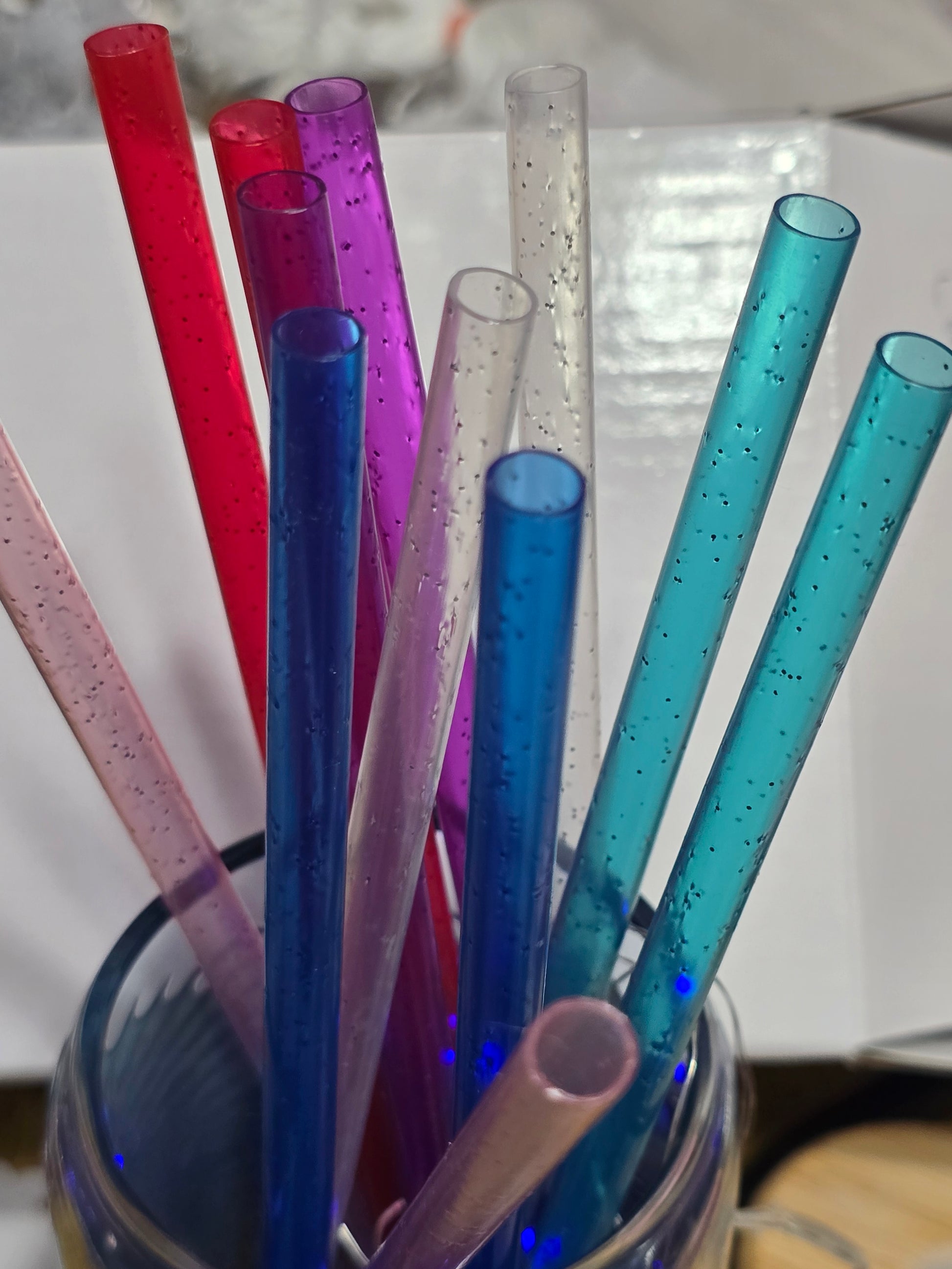 Plastic sparkly straws