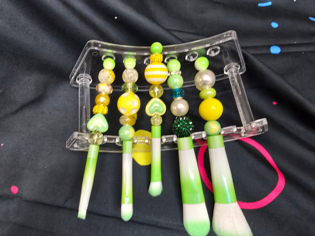 Bubblegum beaded makeup brushes