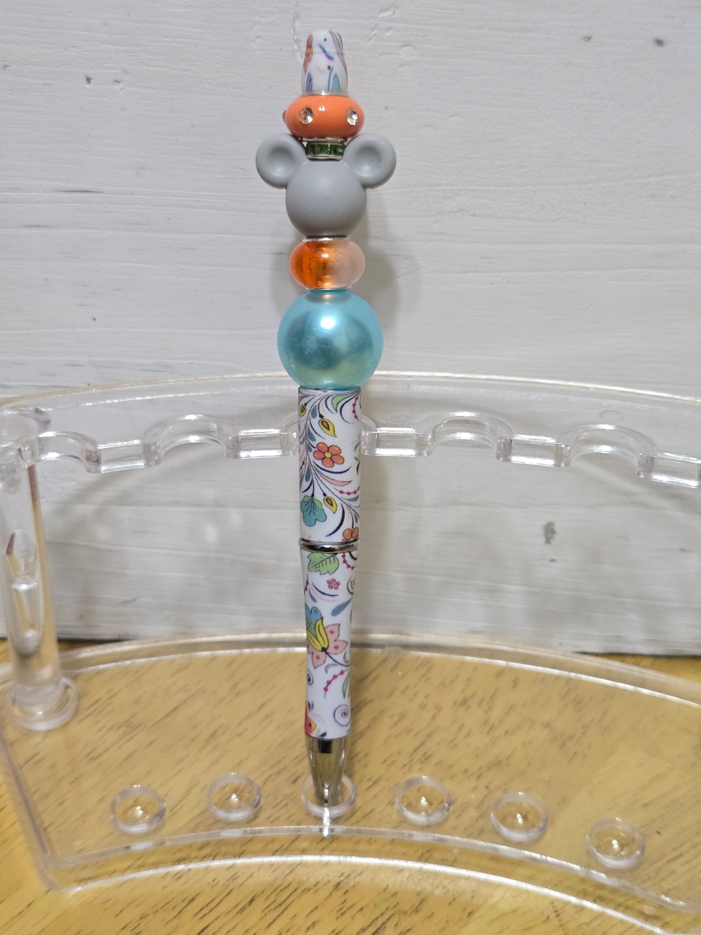 Beaded mouse pens
