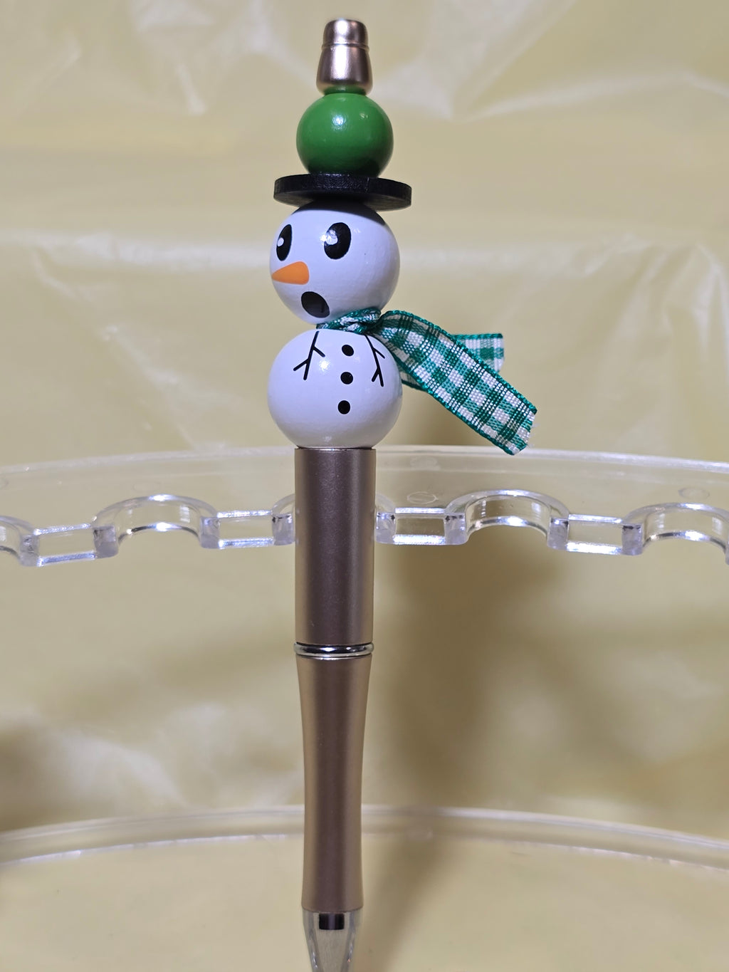 Snowman pens