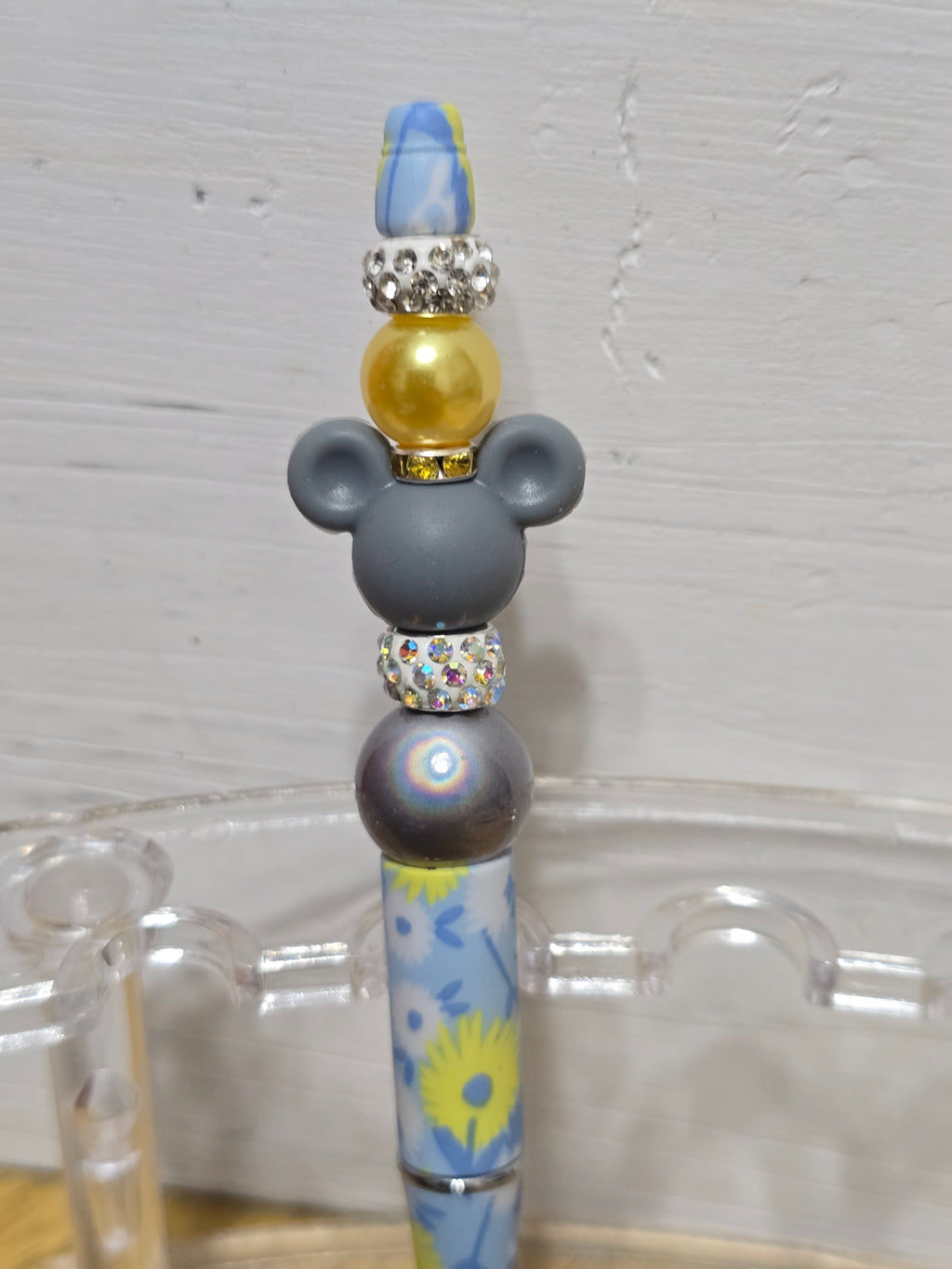 Beaded mouse pens